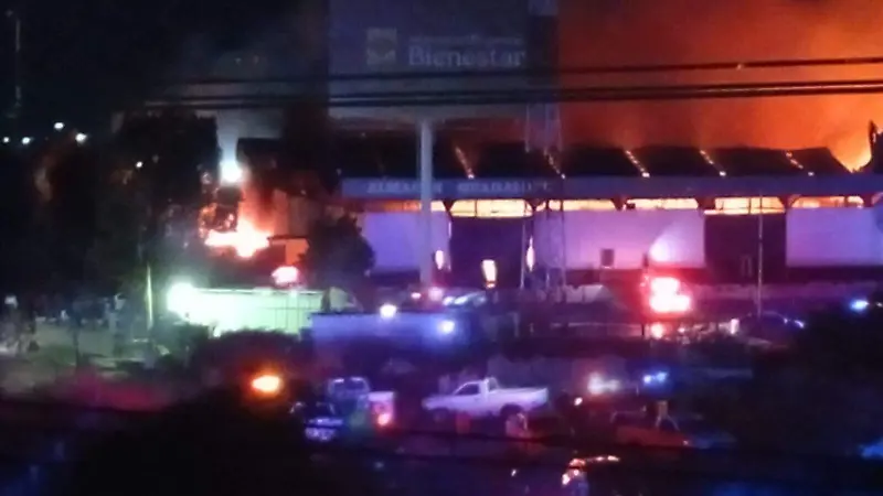 Incendio bodegas de Alimentación del Bienestar en Zacatecas.